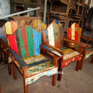 chairs from recycled boatwood